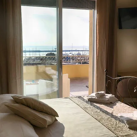 La Terrazza Dei Colori Гаэта